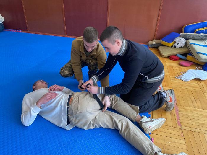 Школярів навчають надавати першу домедичну допомогу