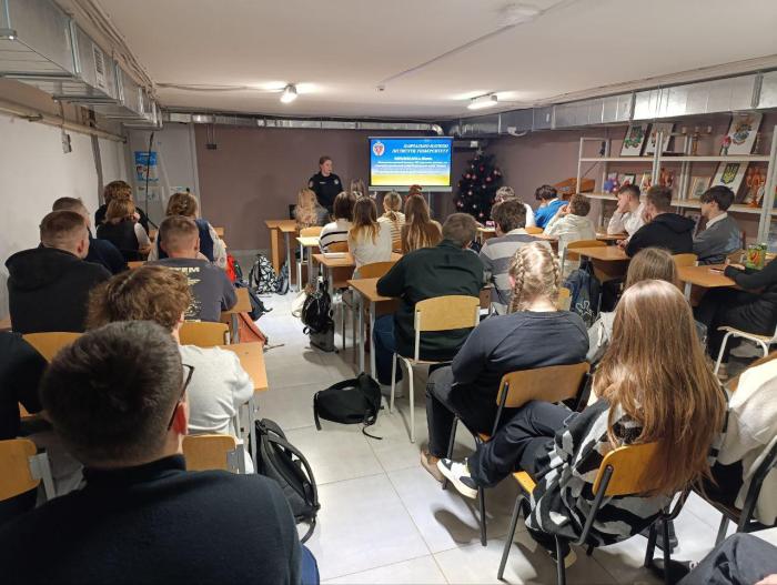 Ліцеїстам Харкова – про особливості навчання у ХНУВС