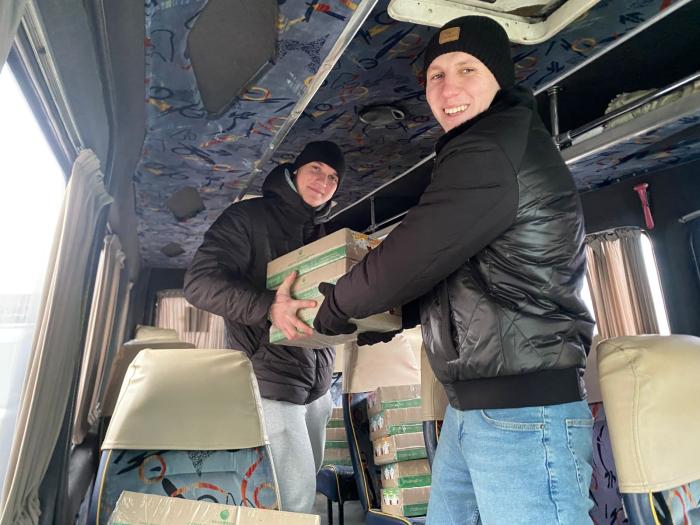 Курсанти допомогли відправити три тонни гуманітарного вантажу для жителів Харківщини