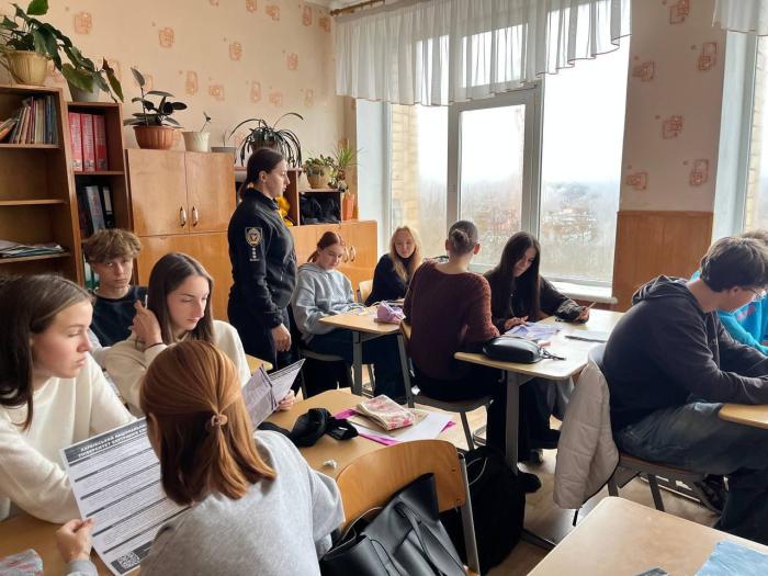 Бесіда з учнями щодо безпеки на дорозі