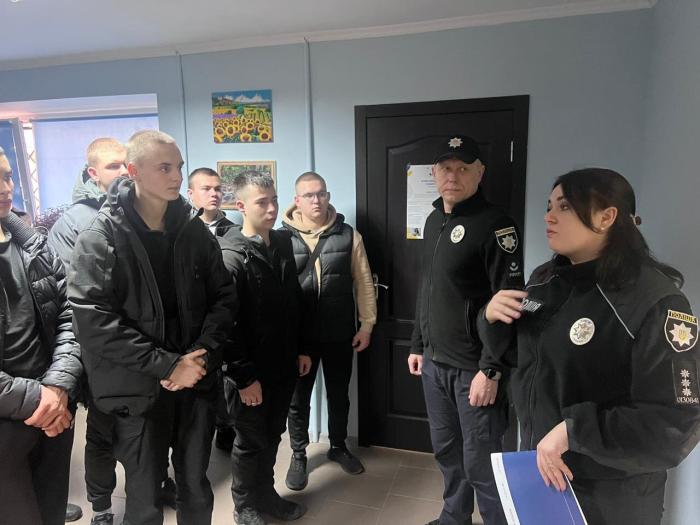 Курсанти Сумської філії ХНУВС відвідали «зелену кімнату»