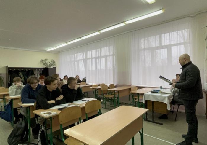 Учням ліцею №7 м. Хмельницький – про навчання та розвиток спорту у ХНУВС