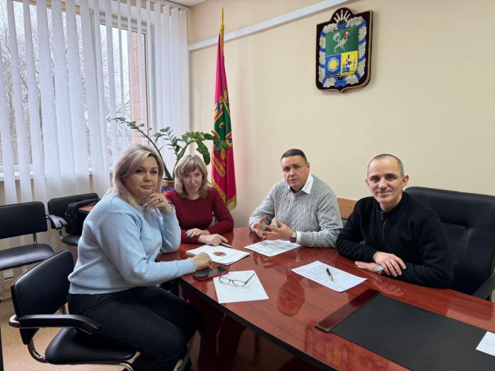 Робоча зустріч представників ННІ №5 ХНУВС із посадовими особами ХРДА