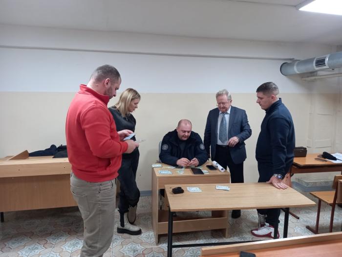 Бінарне заняття на тему «Виявлення підробки документів»