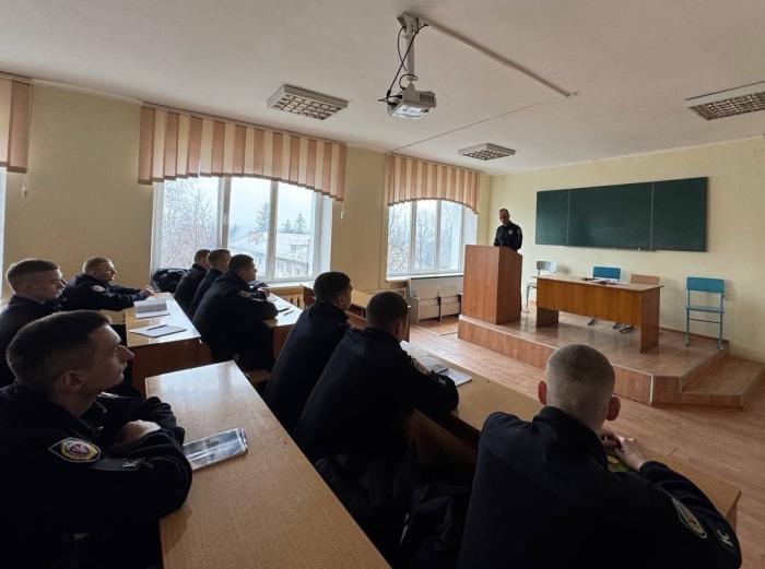 Бінарне заняття за участі практичного працівника поліції