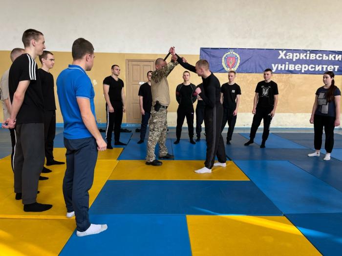 Бінарне заняття на тему «Захист від атакуючих дій озброєного правопорушника»