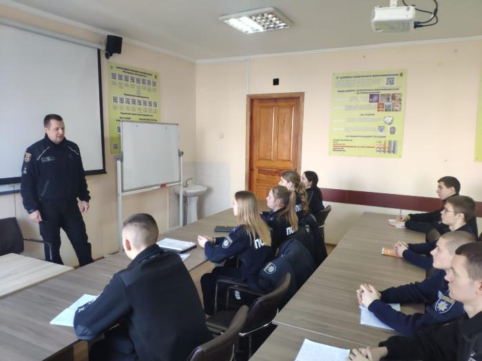 Бінарне заняття за участі слідчого