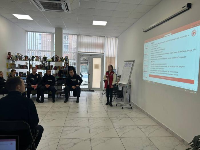 Курсанти ННІ №1 пройшли навчання з надання першої психологічної допомоги