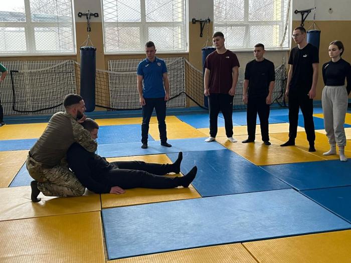 Бінарне заняття зі спеціальної фізичної підготовки