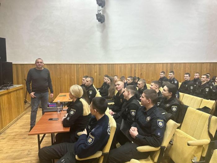 Бінарне заняття за участі судді