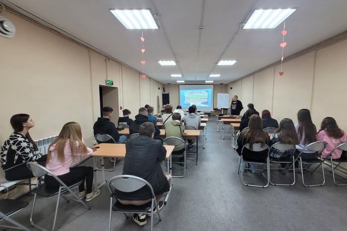 Представники ННІ №5 зустрілися з учнями Дергачівської громади