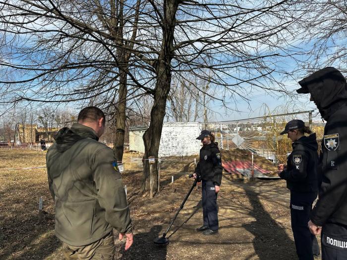 Тактика дій поліцейських у разі виявлення вибухонебезпечних предметів – тема бінарного заняття