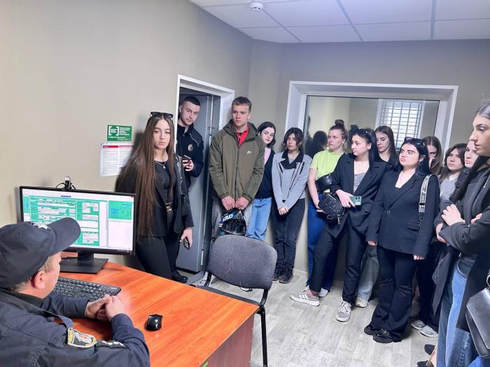 Students got acquainted with the work of the temporary detention center