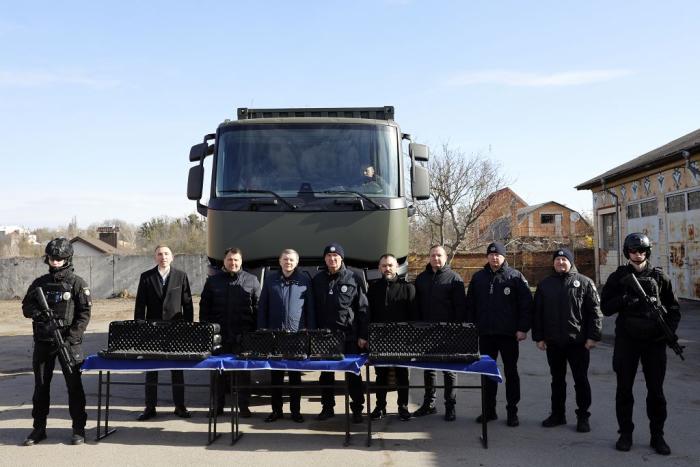 Партнерство заради безпеки: нова техніка для курсантів ХНУВС від вінничан