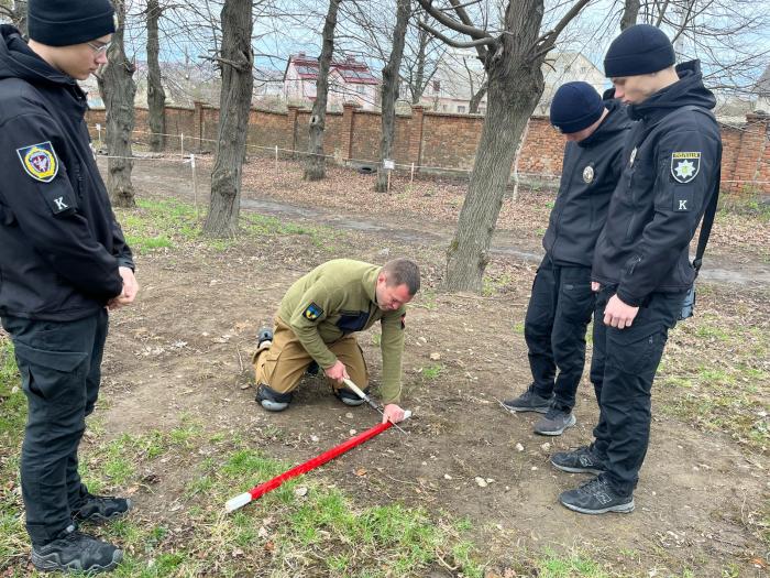 Бінарне заняття на тему «Тактика дій поліцейських у разі виявлення вибухонебезпечних предметів» 