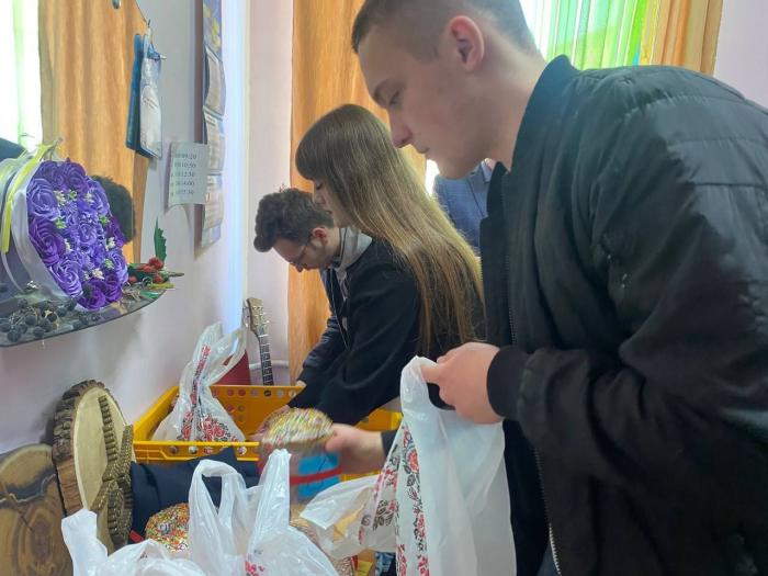 Подарунок від серця – понад тисяча пасок