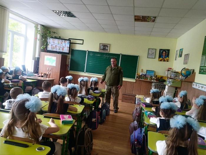 Без бар’єрів: виховна година для ліцеїстів