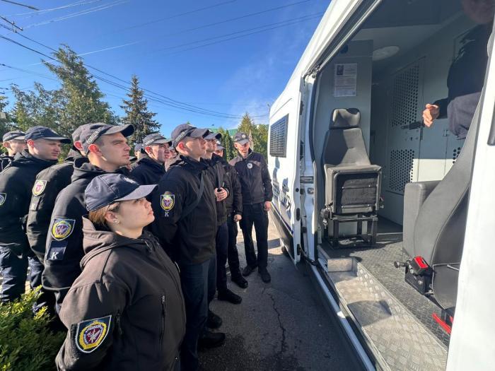 Курсанти опанували алгоритм дій конвоювання у спецтранспорті