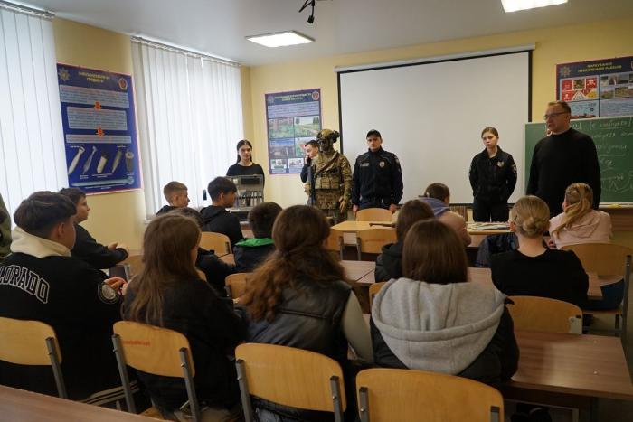 День відкритих дверей у ХНУВС для учнів Довжоцького ліцею