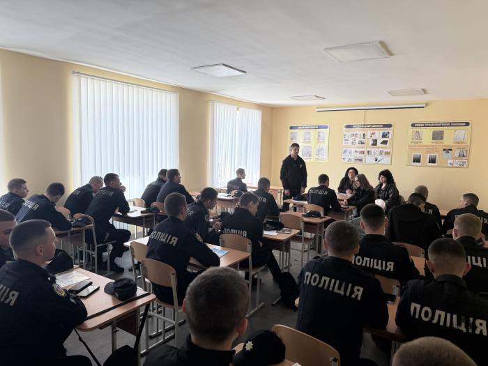 Сутність процесу офіційного спілкування та його складники