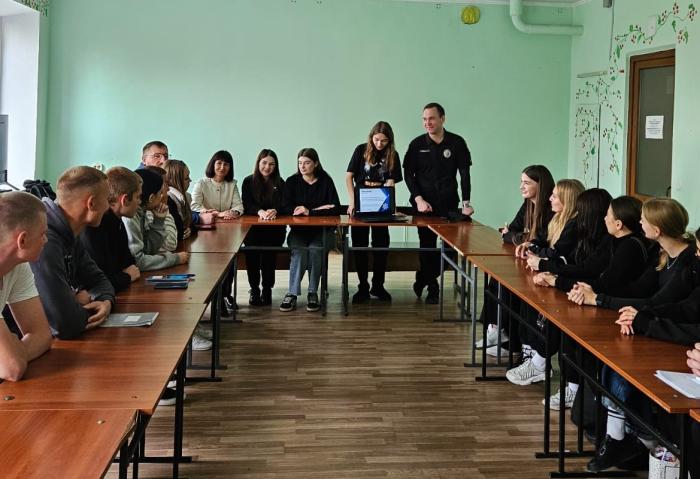 Перше у новому навчальному році засідання наукового гуртка кафедри соціальних та економічних дисциплін