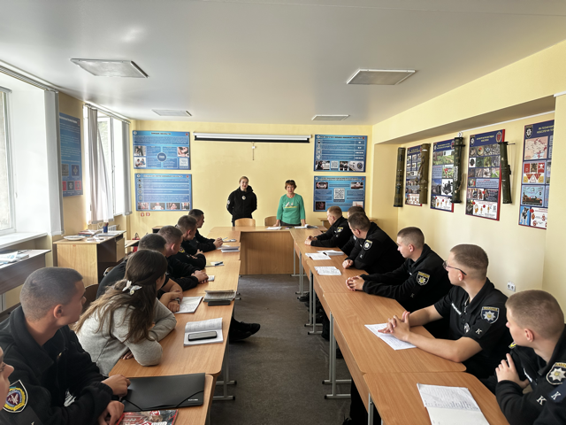 Binary lesson with the participation of an investigator