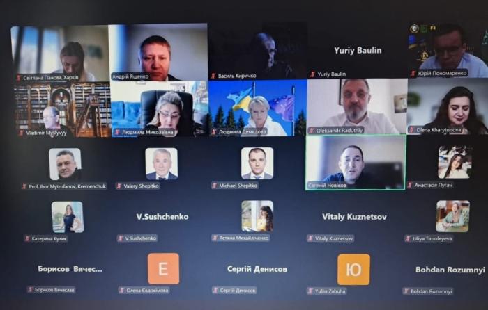 Гуртківці взяли участь у круглому столі