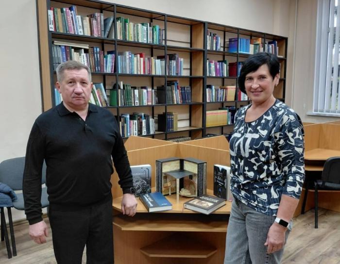 Бібліотека ХНУВС поповнилася книгами про Голокост і трагедії ХХ століття