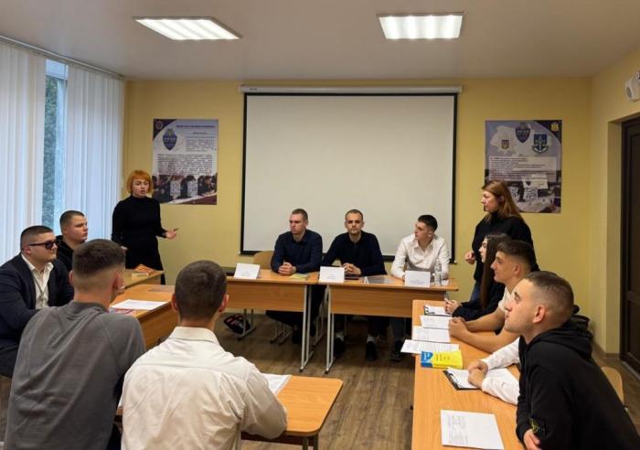 Курсанти провели моделювання судового засідання