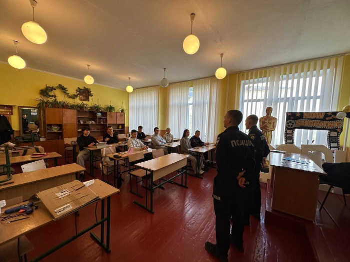 Курсанти університету беруть участь в акції «Відвідай рідну школу»