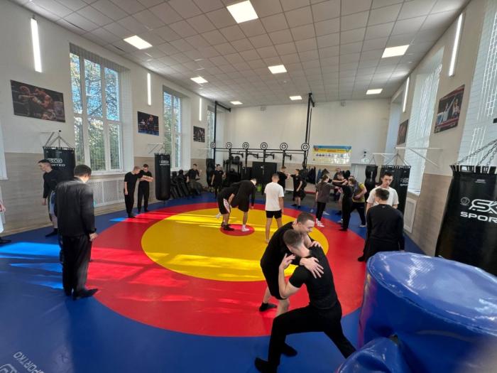 Розвиток фізичних якостей і техніки вільної боротьби