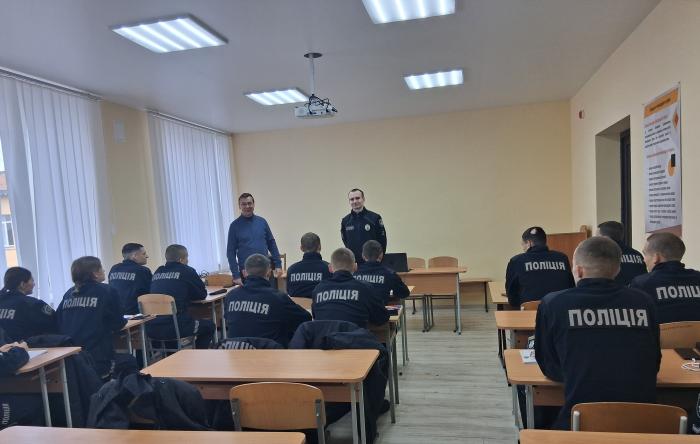 Оснащення поліції – тема бінарного заняття 