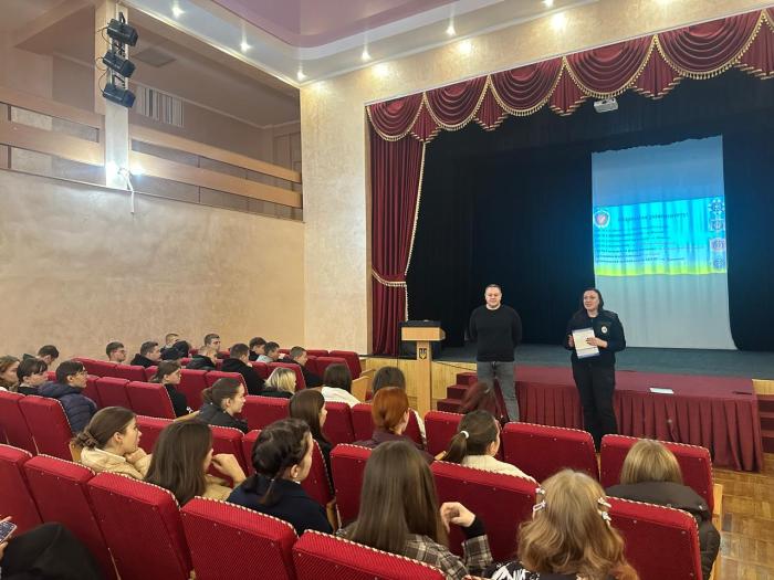 Випускників Вінниччини та Сумщини запросили вступати до ХНУВС