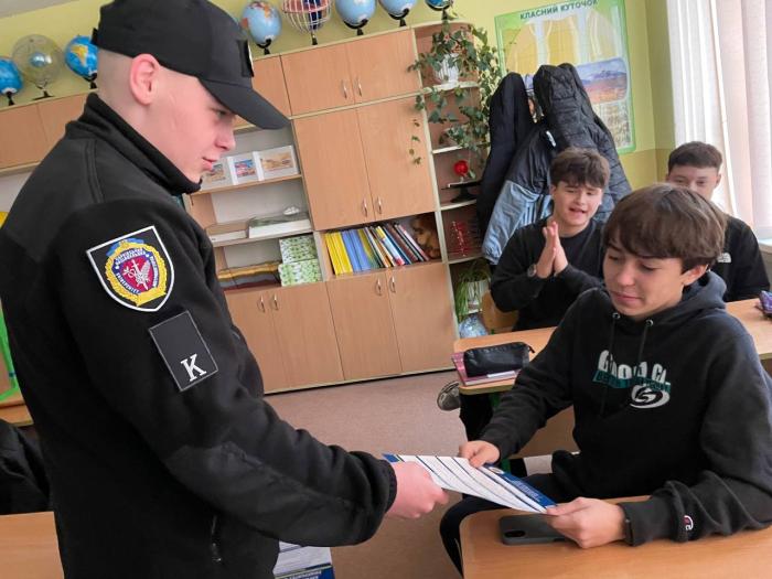 Ліцеїстів Хмельниччини ознайомили зі спеціальністю «Кіберполіція»