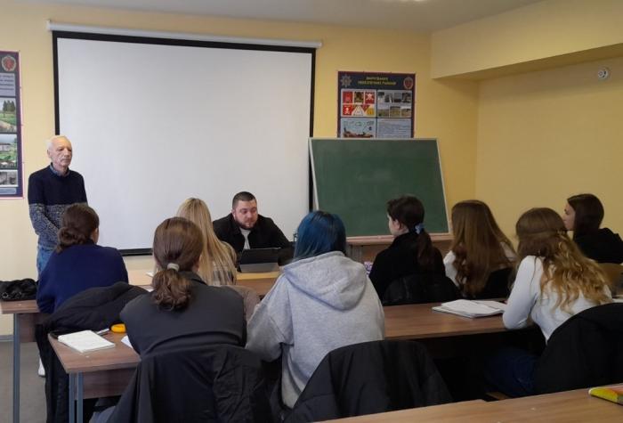 Бінарне заняття за участю слідчого