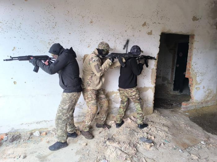 Тактична злагодженість: курсанти відпрацьовують дії малих груп