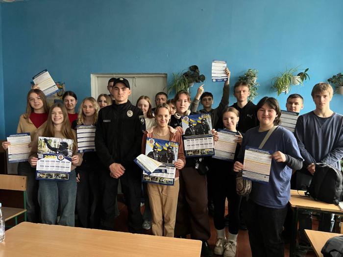 Першокурсник ННІ №4 презентував учням Ямпільського ліцею можливості поліцейського вишу