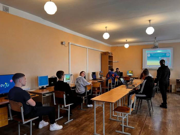 Ознайомлення з можливостями навчання у ХНУВС та основами цифрової безпеки