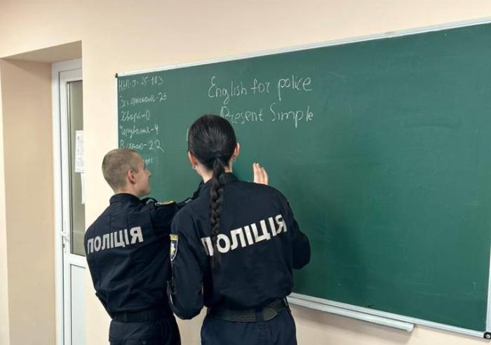 Мовна підготовка за програмою «Easy English» триває