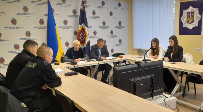 Обговорення громадянського суспільства та волонтерського руху 