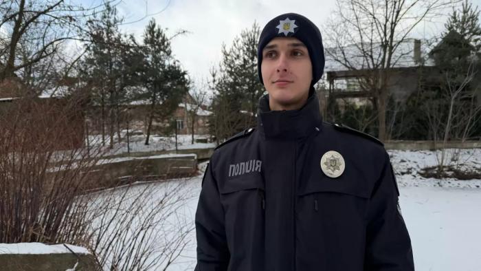 KhNUIA cadet Roman Plihtiak, together with residents of Kolomyia, rescued four children who had fallen through the ice
