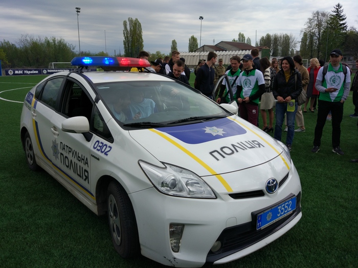 У рамках обласної акції «Молодь і закон. Прозорість. Толерантність. Захист» у ХНУВС проходить квест «Пошуки скарбів науки»