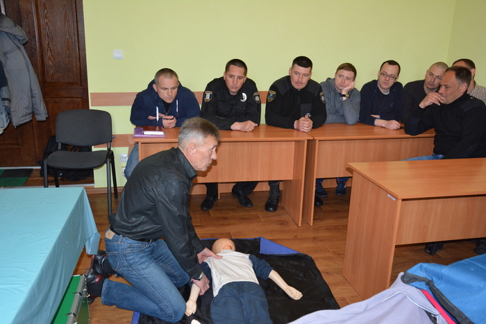 Бінарне заняття «Огляд потерпілого та надання домедичної допомоги особам, які її потребують»