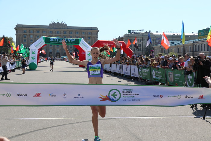Працівник ХНУВС Наталія Батрак стала переможницею міжнародного марафону