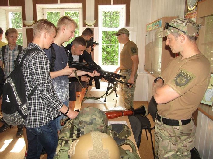 У Сумській філії пройшли навчально-польові заняття з юнаками-випускниками шкіл м. Суми