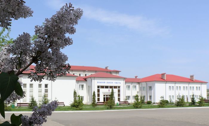 Територія ХНУВС навесні