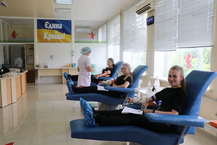 Твоя крапля крові – початок моря життя 