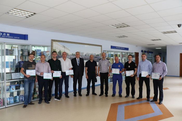 Працівникам поліції вручили свідоцтва та сертифікати про підвищення кваліфікації