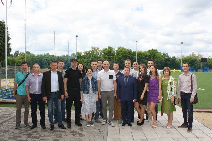 Зустріч колишніх випускників університету через 10 років