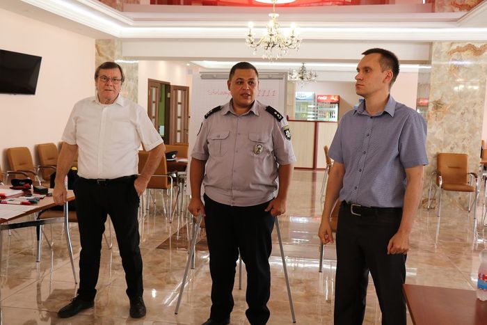 British specialists conduct training sessions for Ukrainian police officers